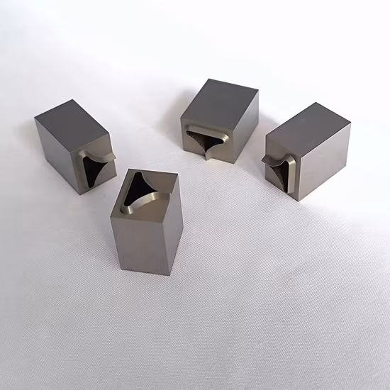 プロの工場カスタマイズされたフォームスポンジバンディングナイフ生地切断機用バンディングナイフ